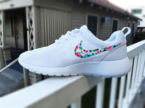 nike roshe run bloemen|nike roshe run women cheap.